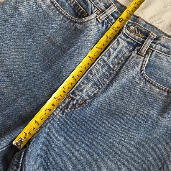 Vintage High Rise Mid Wash Mom Jeans - Picture 12 of 14